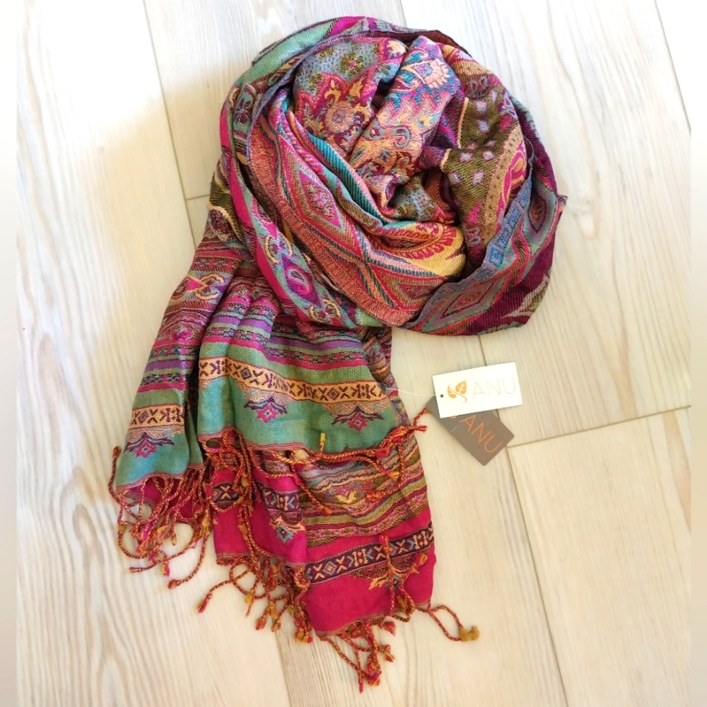 NWT Anu Wrap